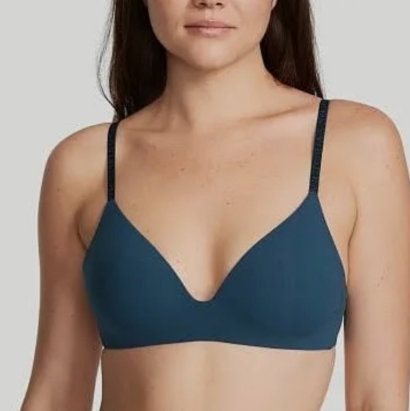 Victoria Secret T-Shirt lightly lined / wireless bra (Never Worn) - Picture 3 of 3